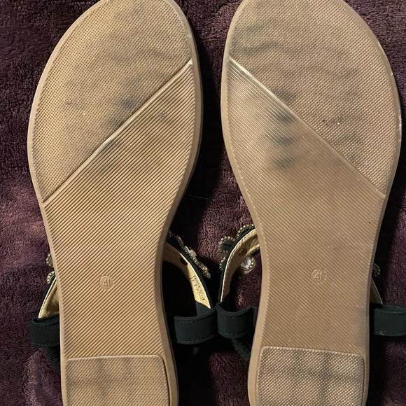 Faux jewel sandals. - Picture 3 of 7